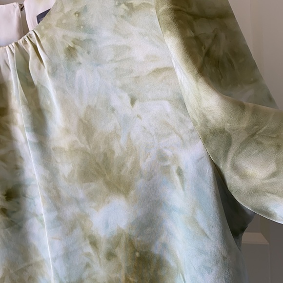 Vince Camuto blouse - Picture 5 of 9